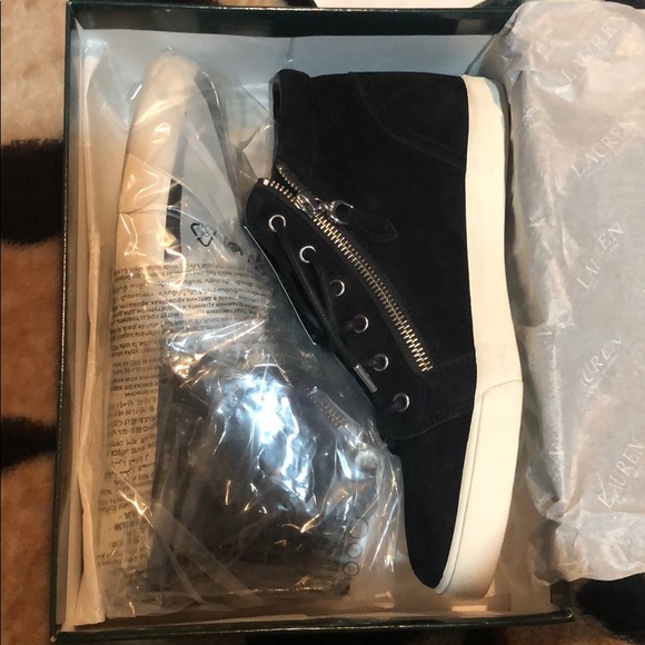 Sneakers - Picture 4 of 4